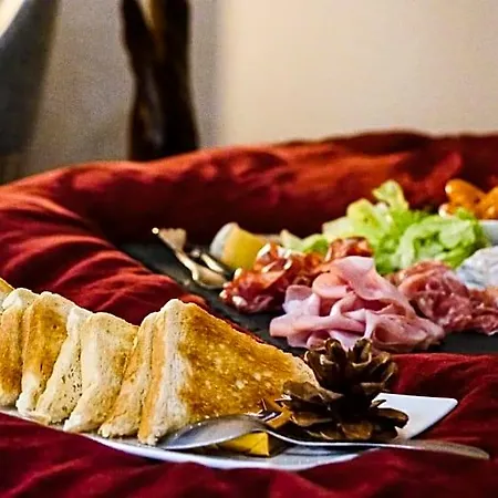 فندق مبيت وإفطار La Des Charmelines 4*